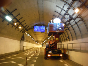 秋田中央道トンネル